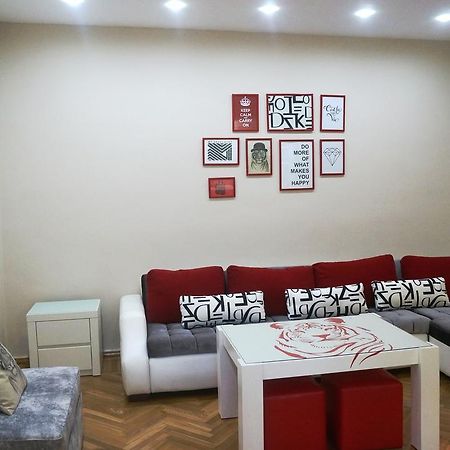 White Tiger In Center Of Tbilisi Apartment ภายนอก รูปภาพ