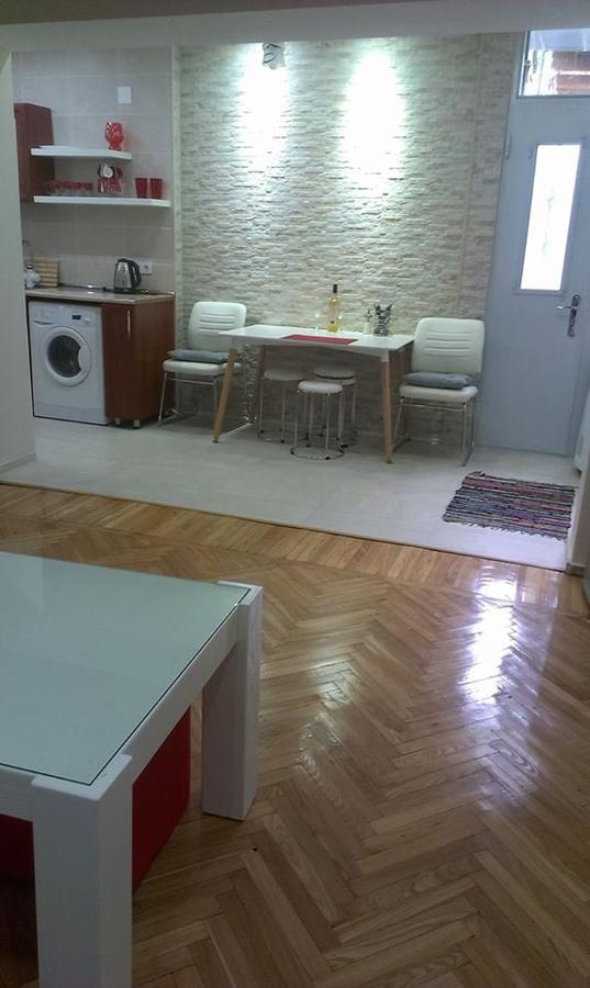 White Tiger In Center Of Tbilisi Apartment ภายนอก รูปภาพ
