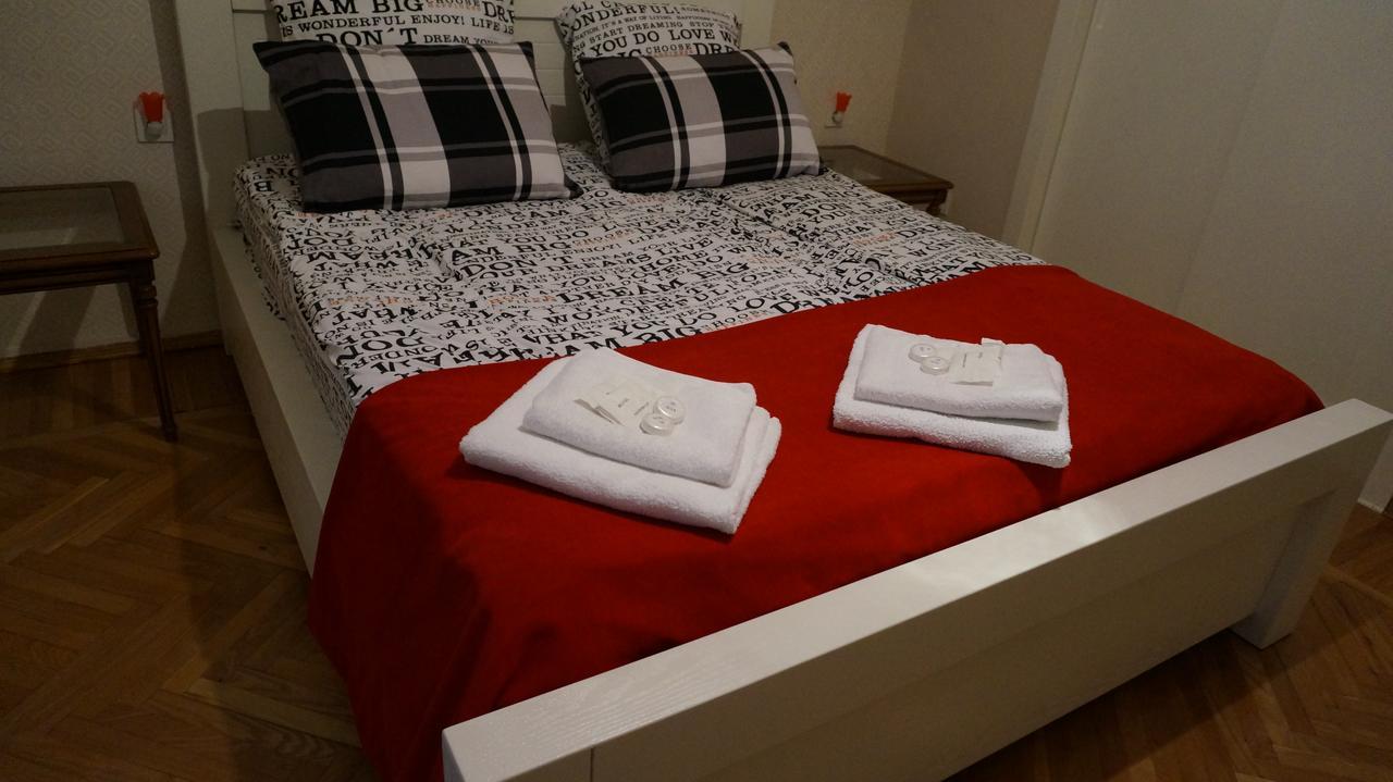 White Tiger In Center Of Tbilisi Apartment ภายนอก รูปภาพ