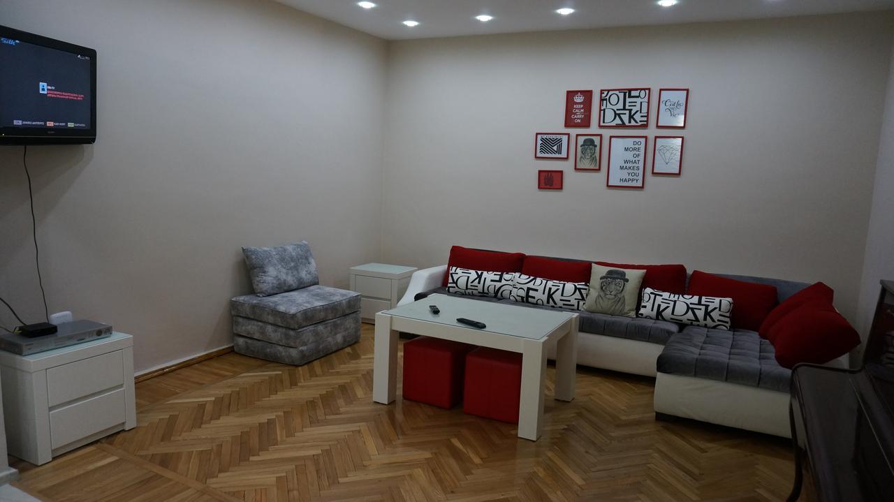 White Tiger In Center Of Tbilisi Apartment ภายนอก รูปภาพ