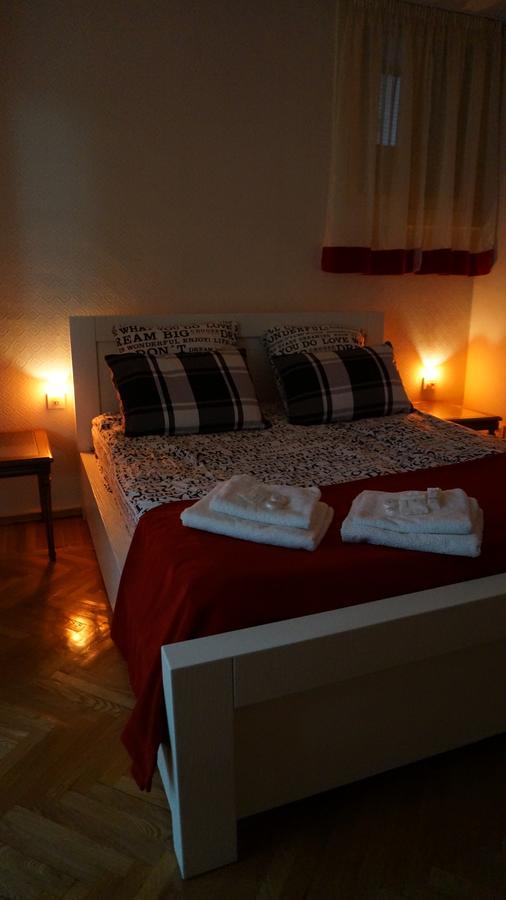 White Tiger In Center Of Tbilisi Apartment ภายนอก รูปภาพ