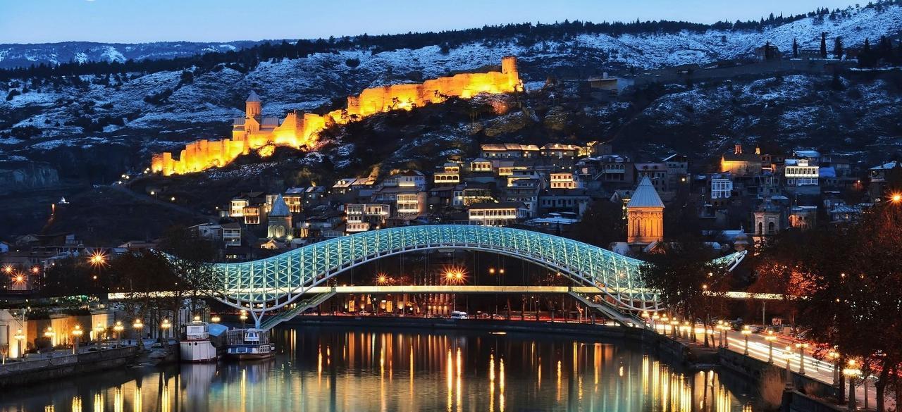 White Tiger In Center Of Tbilisi Apartment ภายนอก รูปภาพ