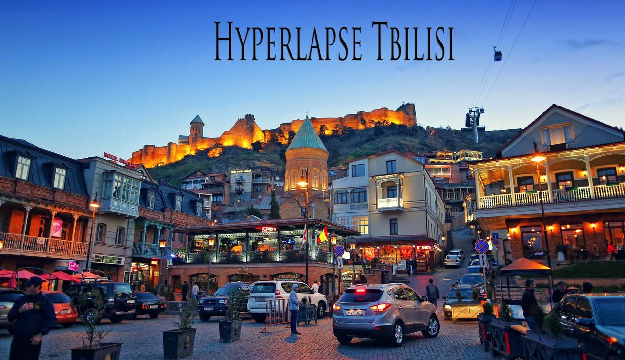 White Tiger In Center Of Tbilisi Apartment ภายนอก รูปภาพ