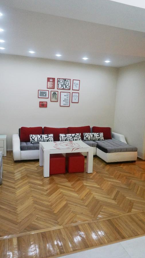 White Tiger In Center Of Tbilisi Apartment ภายนอก รูปภาพ