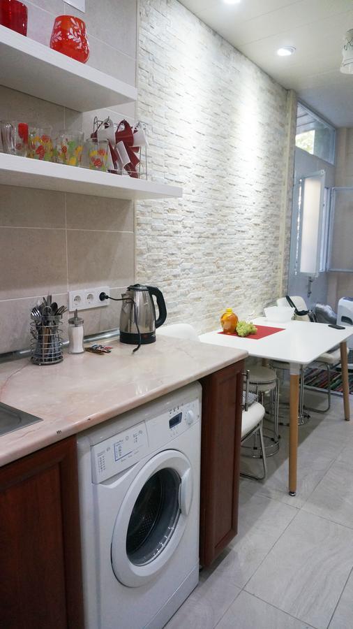 White Tiger In Center Of Tbilisi Apartment ภายนอก รูปภาพ