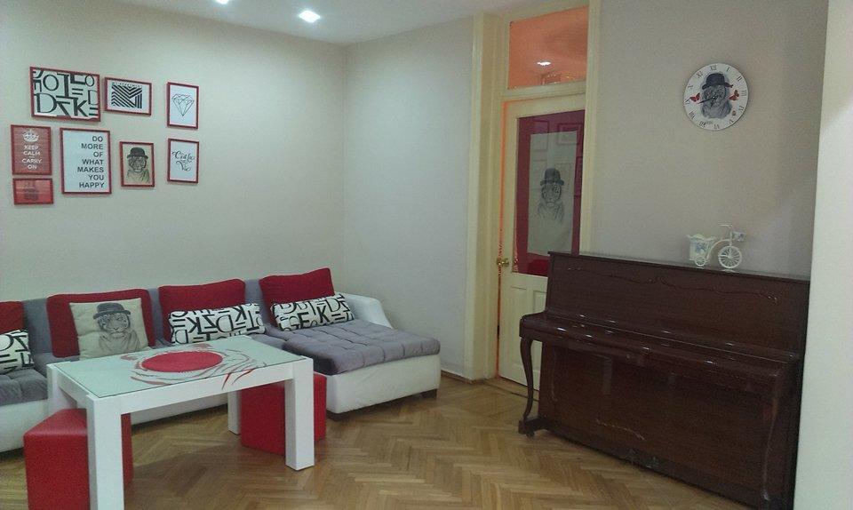 White Tiger In Center Of Tbilisi Apartment ภายนอก รูปภาพ